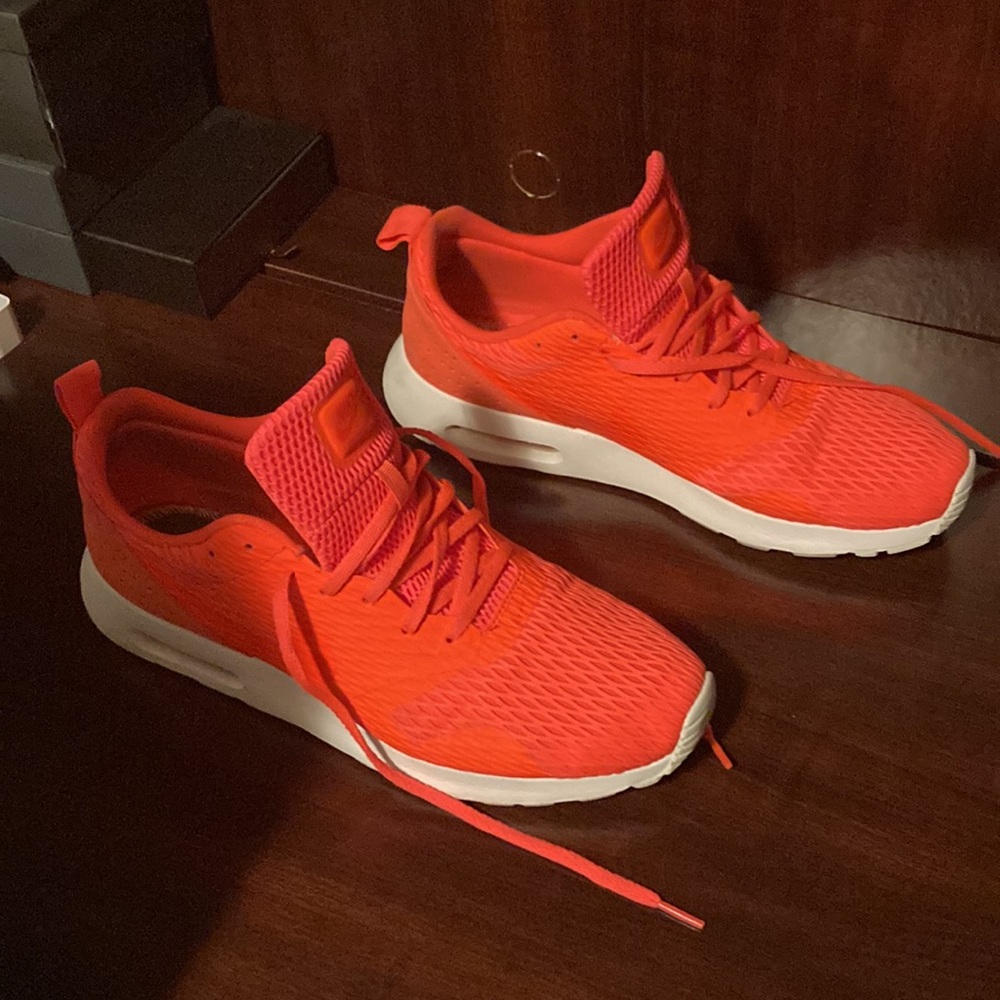 Nike Air Max-Bright Orange - Picture 2 of 6